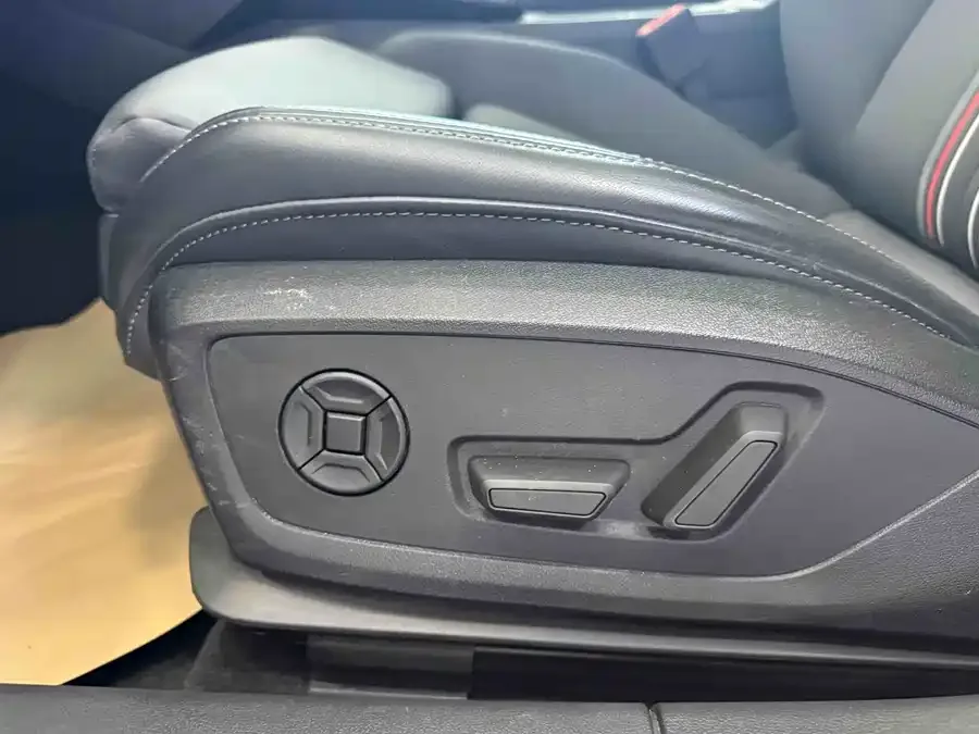 Audi A3 2023 Sportback 35 TFSI stylish and sporty 2023 — миниатюра 5