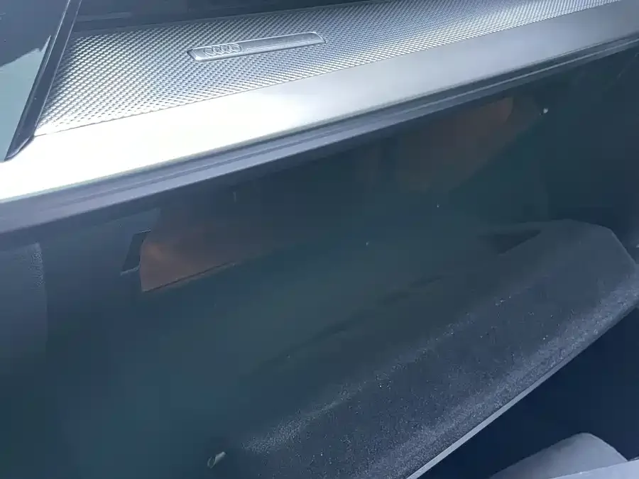 Audi A3 2023 facelift Sportback 35 TFSI luxury sports model 2023 — миниатюра 5