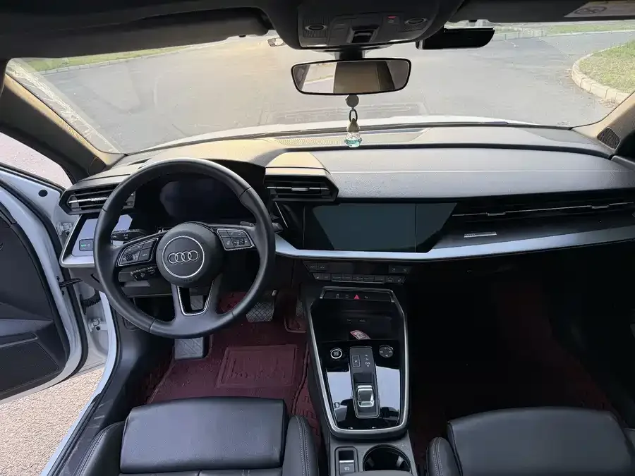 Audi A3 2023 facelift Sportback 35 TFSI luxury and elegant model 2023 — миниатюра 4