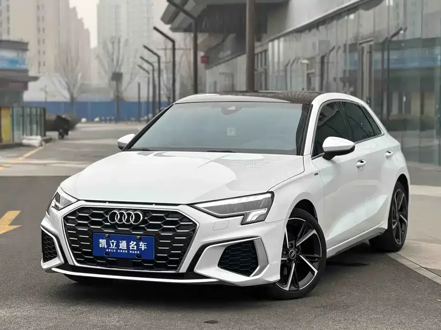 Audi A3 2024 Sportback 35 TFSI stylish and sporty 2024 — фото 1, купить с доставкой в Москву