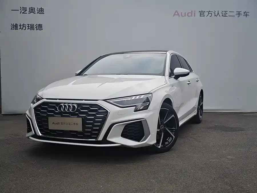 Audi A3 2024 Sportback 35 TFSI stylish and sporty 2024 — фото 1, купить с доставкой в Москву