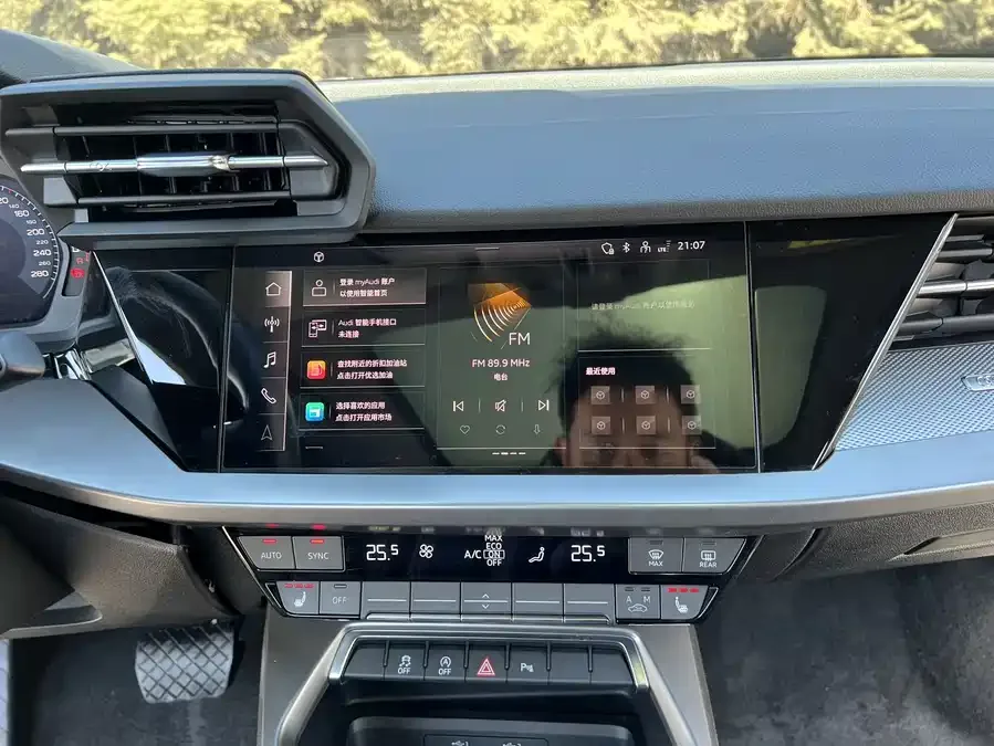 Audi A3 2023 facelift A3L Limousine 35 TFSI stylish and sporty 2023 — миниатюра 4