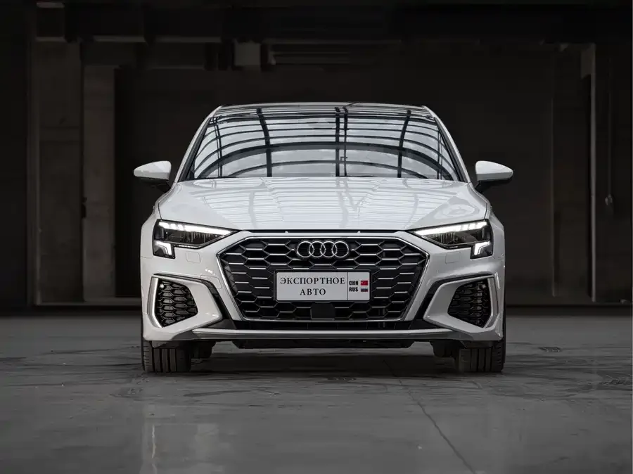 Audi A3 2023 A3L Limousine 35 TFSI Luxury Sports 2023 — миниатюра 2
