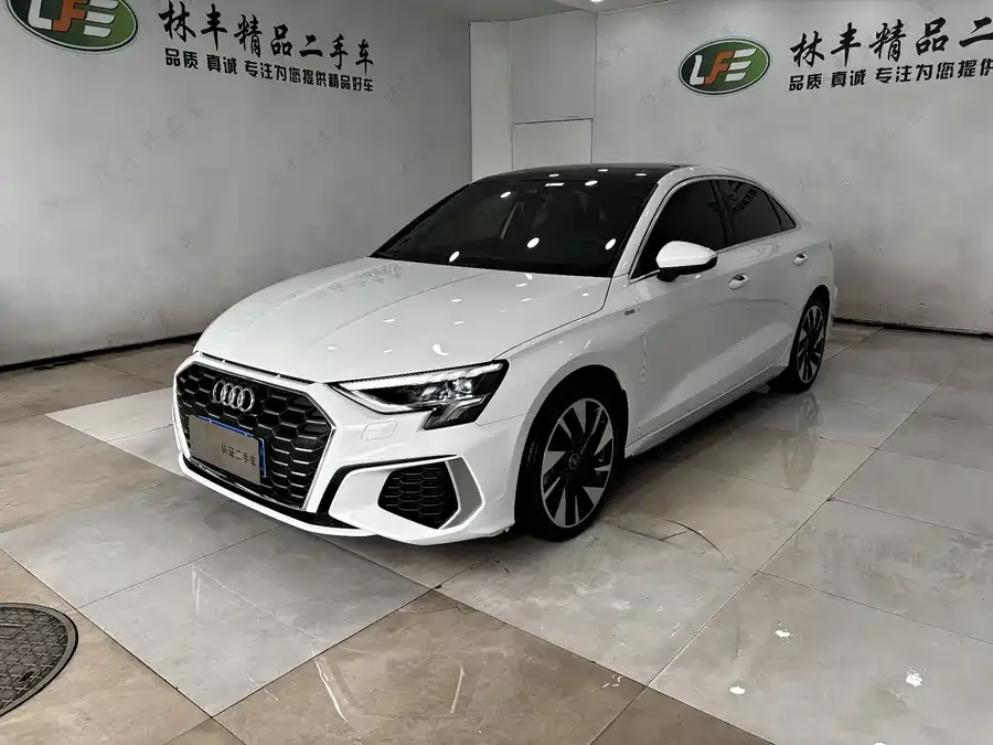 Audi A3 2024 A3L Limousine 35 TFSI Fashion Sports 2024 — фото 1, купить с доставкой в Москву