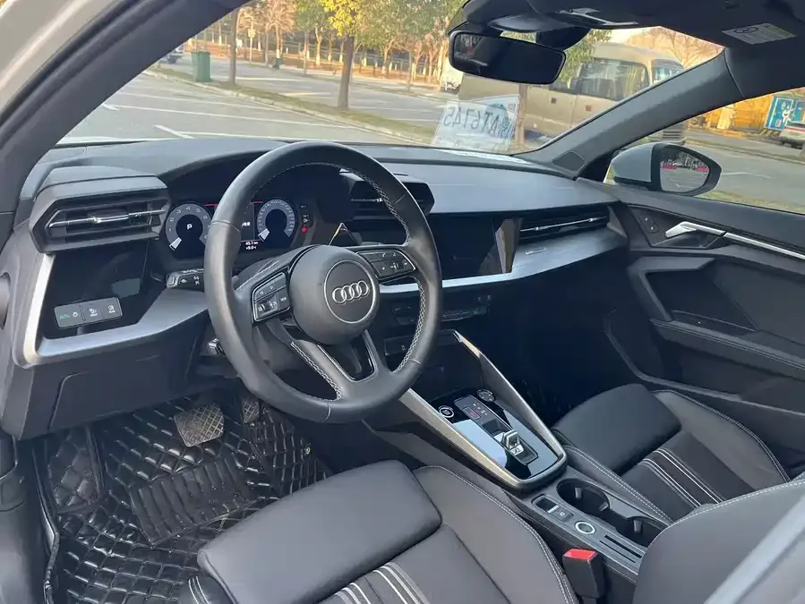Audi A3 2023 facelift A3L Limousine 35 TFSI stylish and sporty 2024 — миниатюра 4