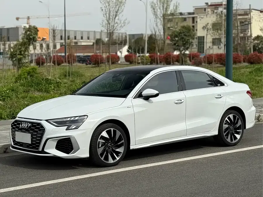 Audi A3 2024 A3L Limousine 35 TFSI Fashion Sports 2024 — фото 1, купить с доставкой в Москву