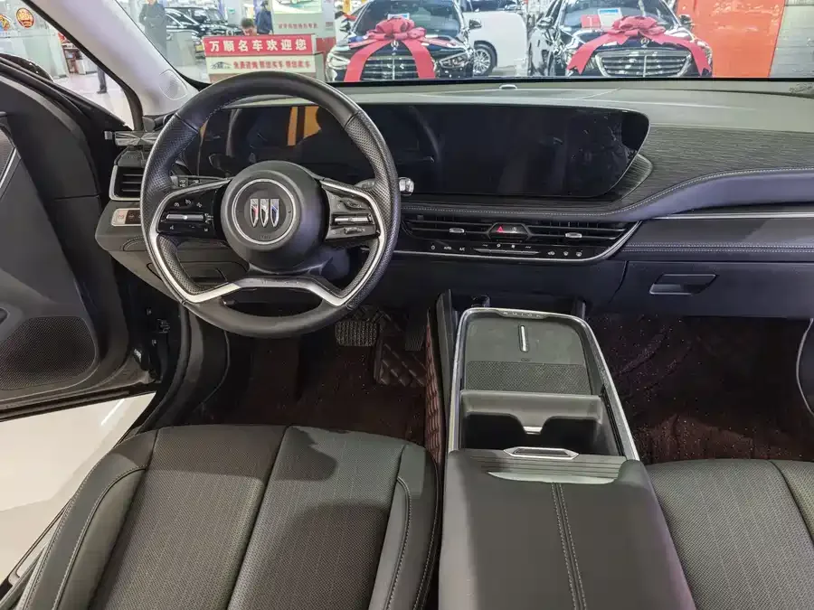 Buick LaCrosse LaCrosse 2025 28T Platinum Edition 2025 — миниатюра 4