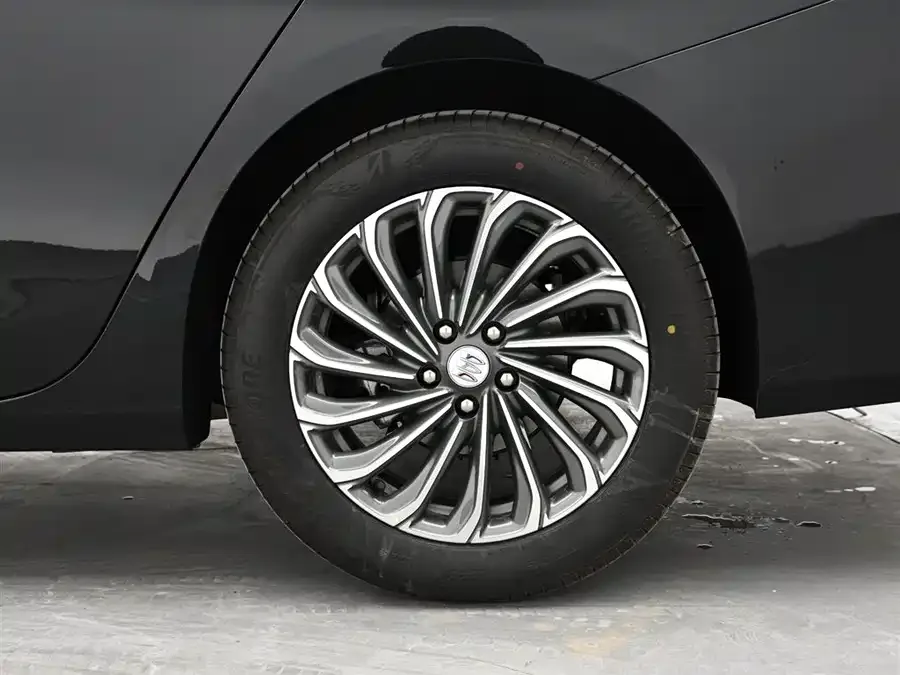 Buick LaCrosse Buick LaCrosse 2026 28T Platinum Edition 2026 — миниатюра 3