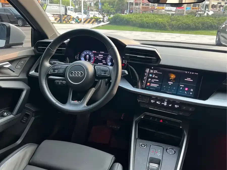 Audi A3 2023 A3L Limousine 35 TFSI Fashion Sports 2024 — миниатюра 3