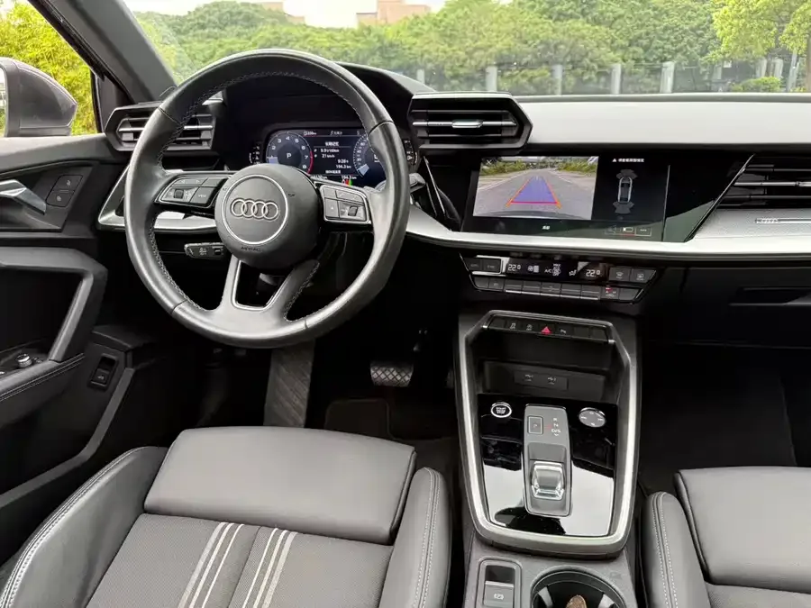 Audi A3 2024 A3L Limousine 35 TFSI Fashion Sports 2024 — миниатюра 3