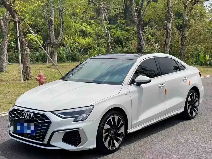 Audi A3 2024 A3L Limousine 35 TFSI Fashion Sports 2023 — фото 1, купить с доставкой в Москву
