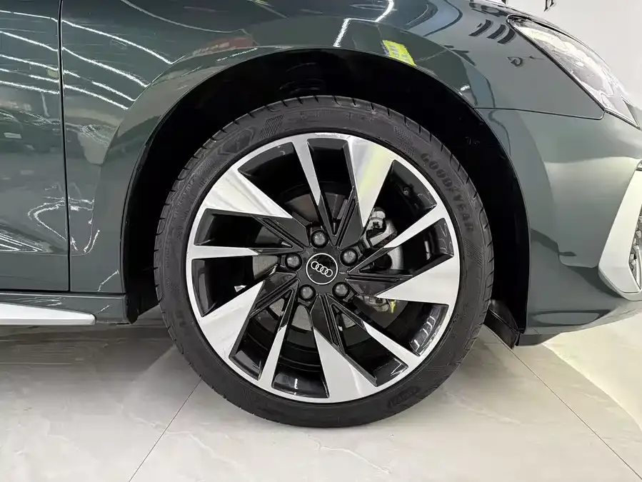 Audi A3 2023 A3L Limousine 35 TFSI Fashion Sports 2024 — миниатюра 3
