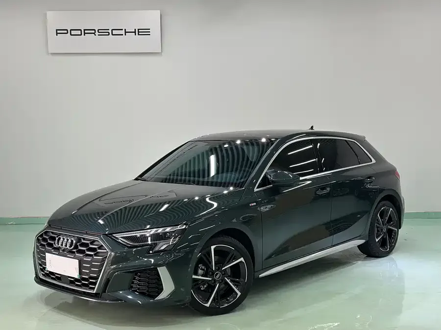 Audi A3 2024 Sportback 35 TFSI stylish and sporty 2024 — фото 1, купить с доставкой в Москву