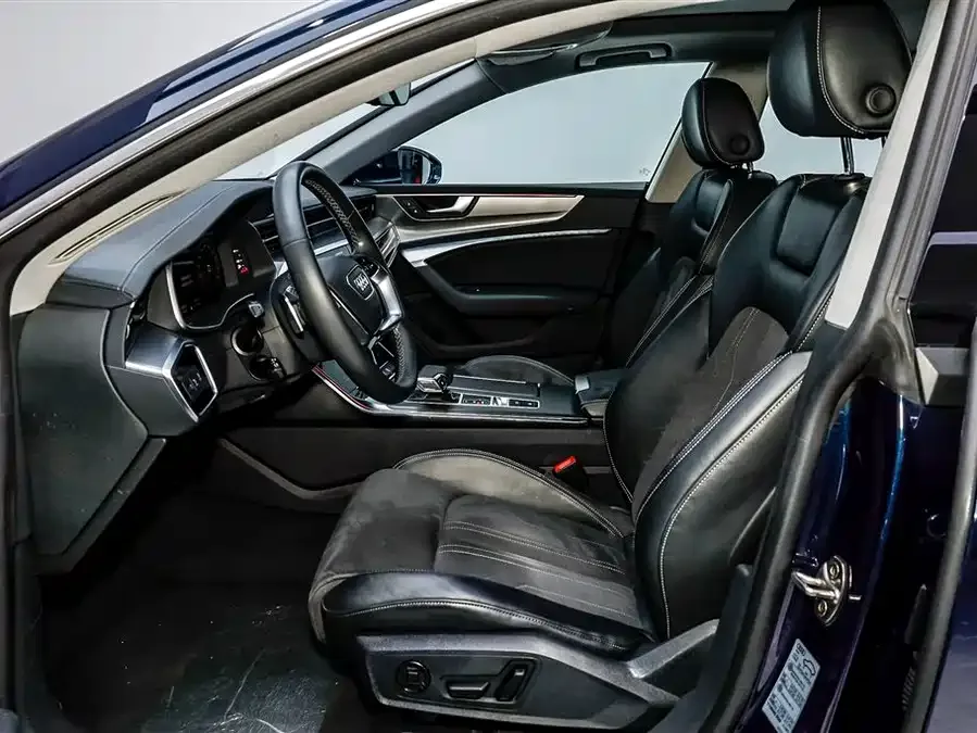 Audi A7L 2024 45TFSI S-line Dream Flow Crystal Set 2024 — миниатюра 3