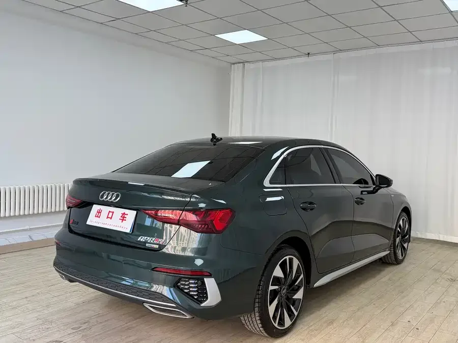 Audi A3 2023 A3L Limousine 35 TFSI Fashion Sports 2023 — миниатюра 3