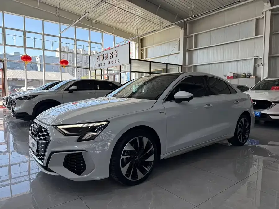 Audi A3 2023 A3L Limousine 35 TFSI Fashion Sports 2023 — фото 1, купить с доставкой в Москву