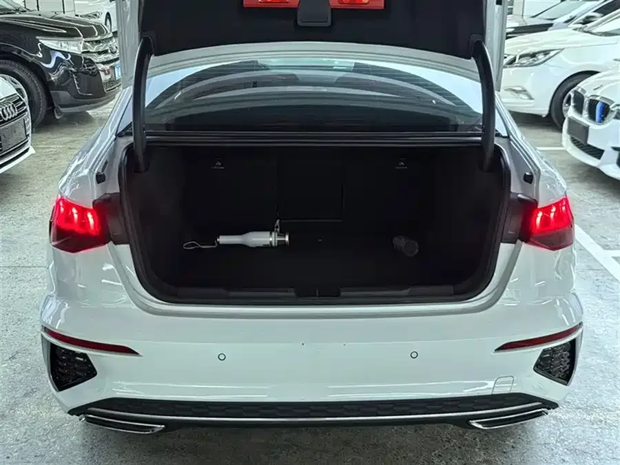 Audi A3 2023 facelift A3L Limousine 35 TFSI stylish and sporty 2024 — миниатюра 5