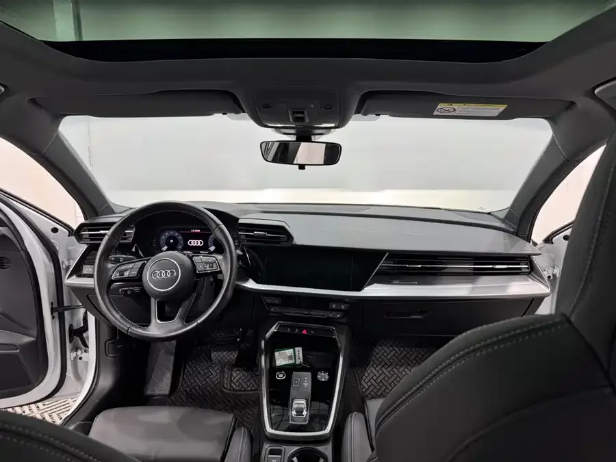Audi A3 2024 A3L Limousine 35 TFSI Fashion Sports 2023 — миниатюра 2