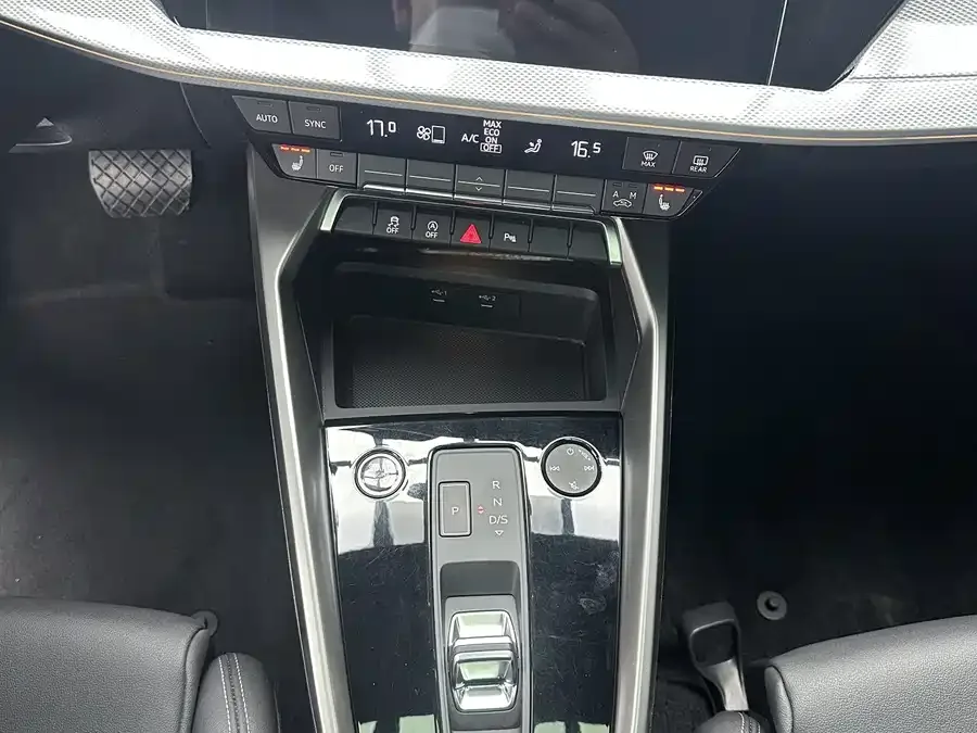 Audi A3 2023 facelift Sportback 35 TFSI stylish and sporty 2023 — миниатюра 4