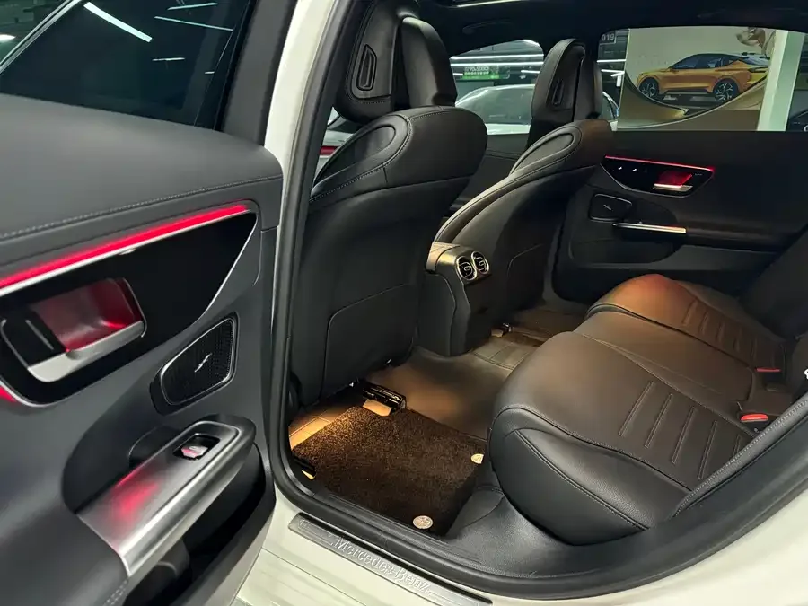 Mercedes-Benz Class C Mercedes-Benz C-Class 2024 C 200 L Sports Edition 2024 — миниатюра 3