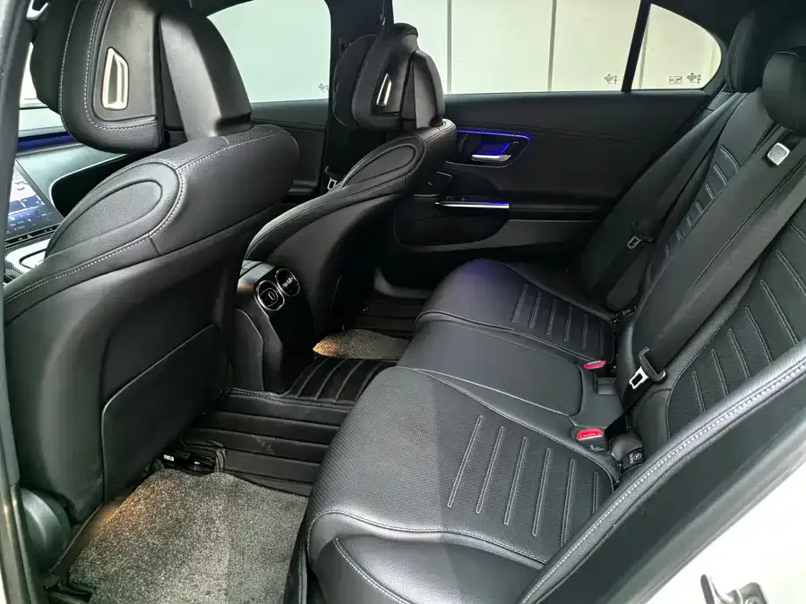 Mercedes-Benz Class C Mercedes-Benz C-Class 2024 C 200 L Sports Edition 2024 — миниатюра 3