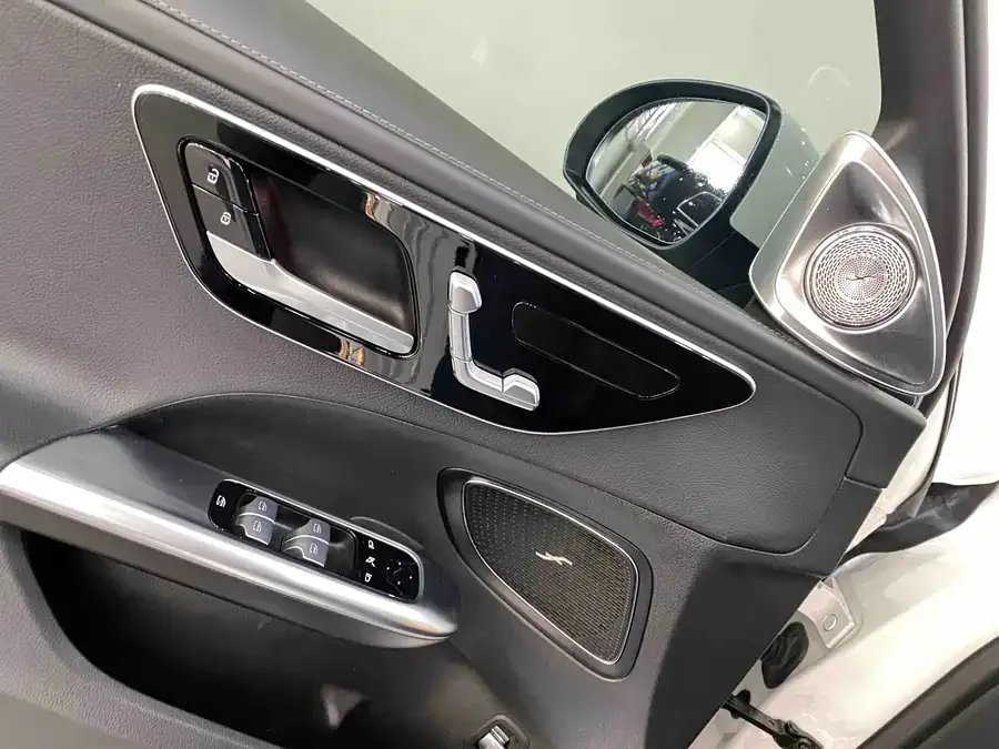 Mercedes-Benz Class C Mercedes-Benz C-Class 2024 C 260 L Sports Edition 2024 — миниатюра 2