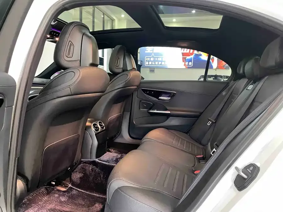 Mercedes-Benz Class C Mercedes-Benz C-Class 2024 C 260 L Sports Edition 2024 — миниатюра 4