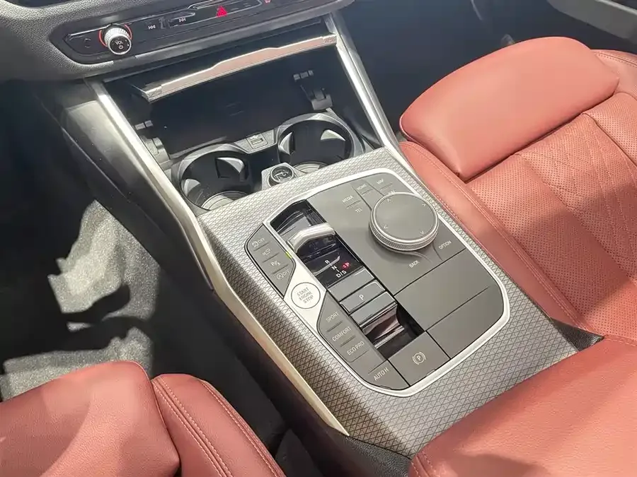 BMW 3 Series BMW 3 Series 2025 330Li M Sport Night Edition 2025 — миниатюра 4
