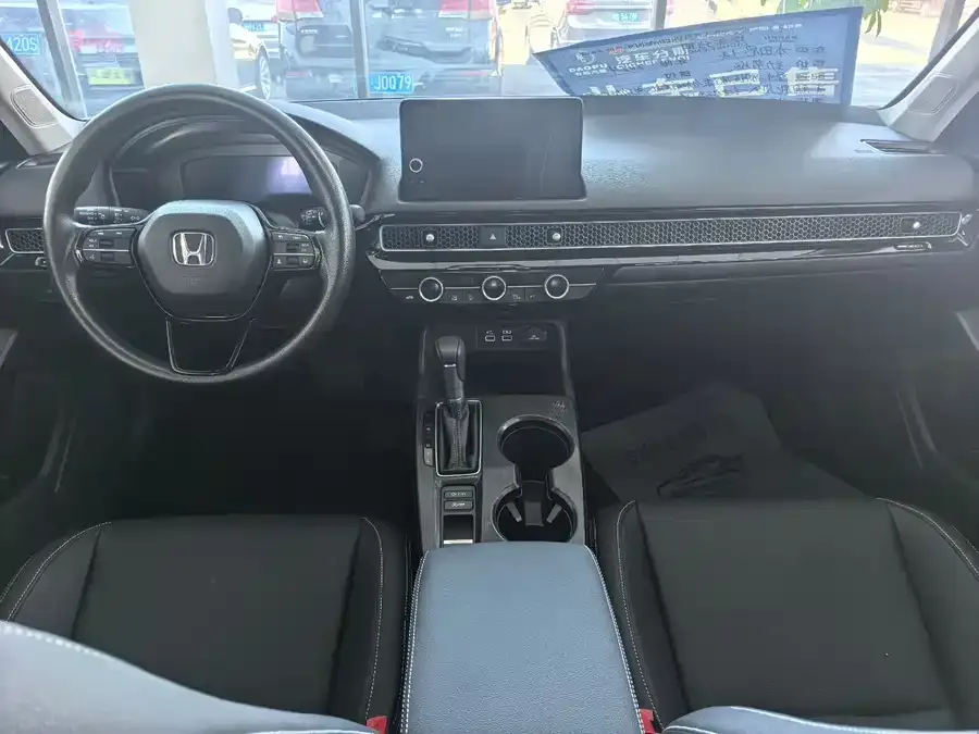 Honda Civic 2023 Civic 240TURBO CVT Power Edition 2024 — миниатюра 3