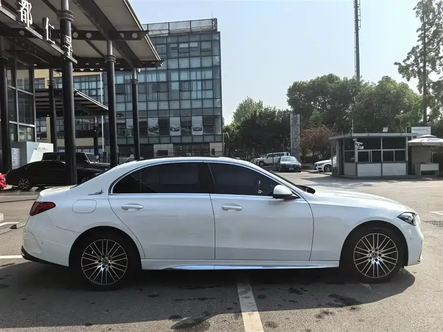 Mercedes-Benz Class C Mercedes-Benz C-Class 2024 C 260 L Sports Edition 2024 — миниатюра 2