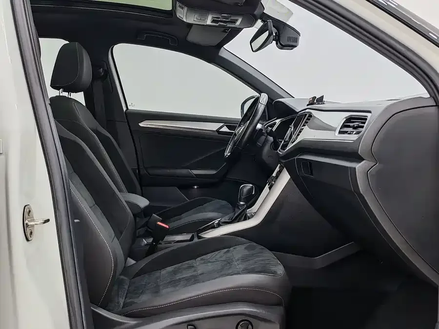 Volkswagen T-ROC T-ROC 2022 280TSI DSG 2WD R-Line Pro PLUS 2022 — миниатюра 3