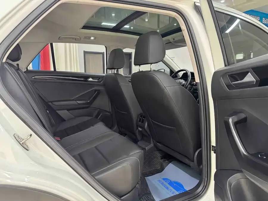 Volkswagen T-ROC T-ROC 2022 280TSI DSG 2WD Comfort PLUS 2022 — миниатюра 3