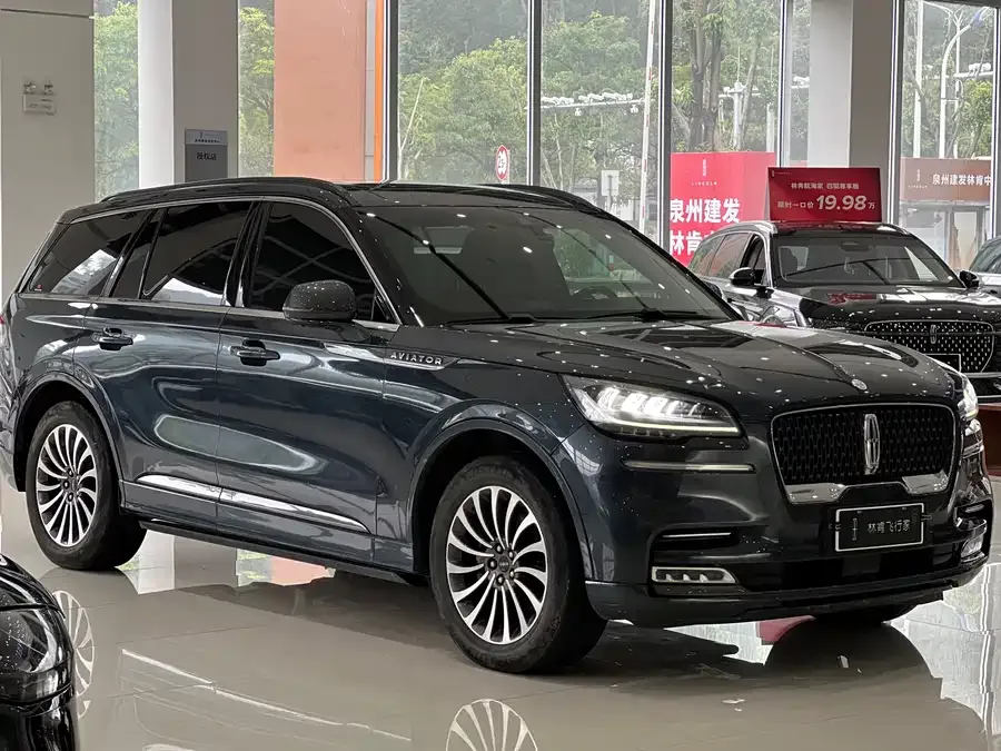 Lincoln Aviator Aviator 2022 3.0T V6 4WD Centennial Edition 2023 — миниатюра 2