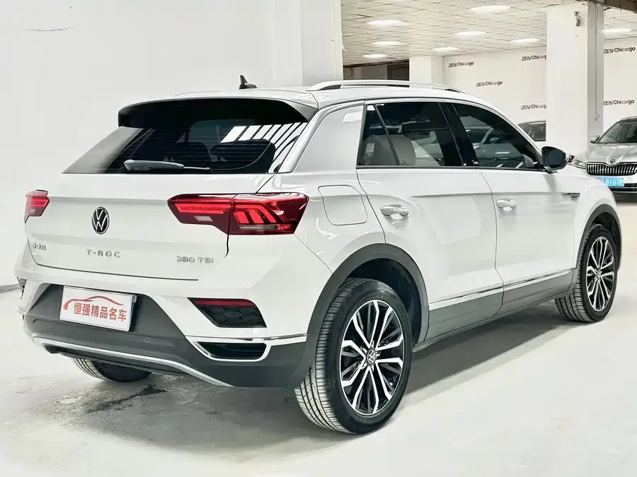 Volkswagen T-ROC T-ROC 2021 280TSI DSG two-wheel drive comfortable and connected 30th anniversary commemorative edition 2022 — миниатюра 2
