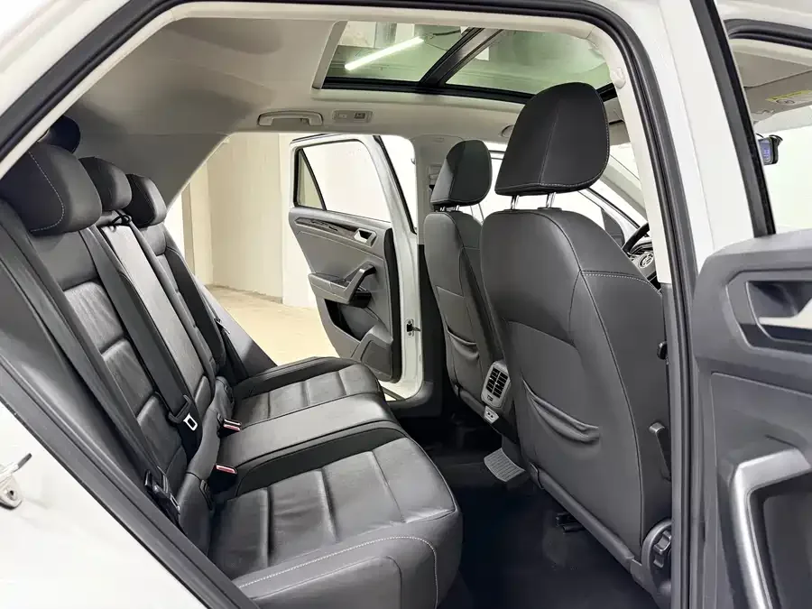 Volkswagen T-ROC T-ROC 2021 280TSI DSG 2WD Comfort Smart Edition 2022 — миниатюра 3