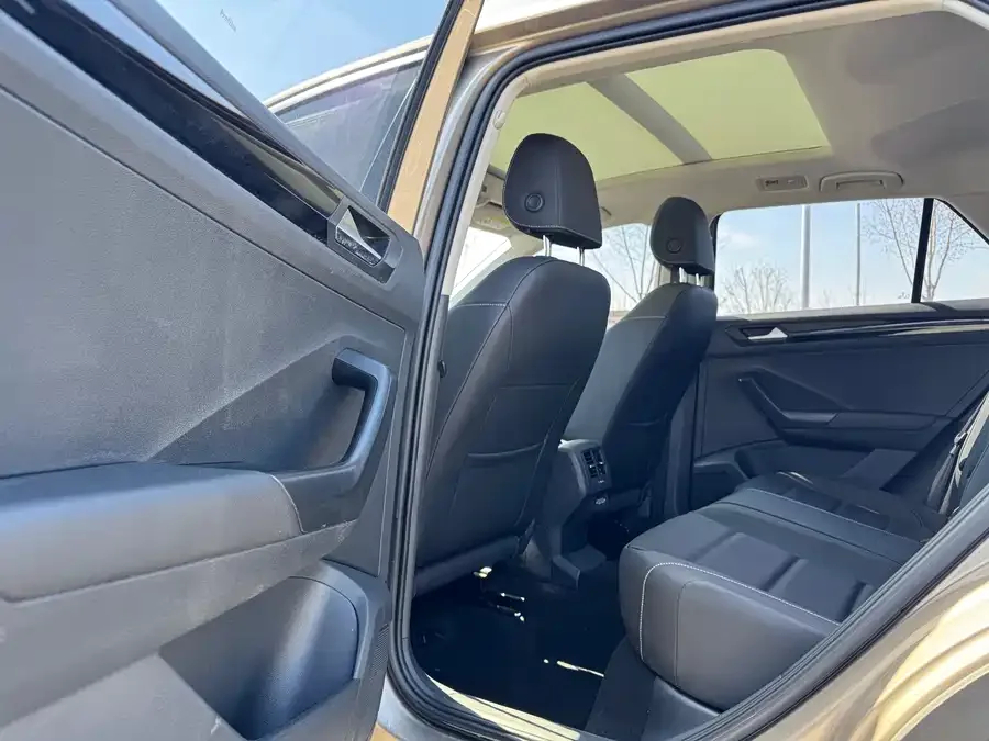 Volkswagen T-ROC T-ROC 2022 280TSI DSG 2WD Comfort PLUS 2022 — миниатюра 4