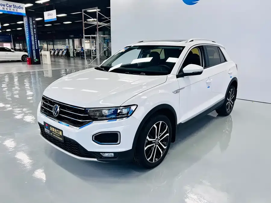 Volkswagen T-ROC T-ROC 2022 280TSI DSG 2WD Comfort PLUS 2023 — фото 1, купить с доставкой в Москву