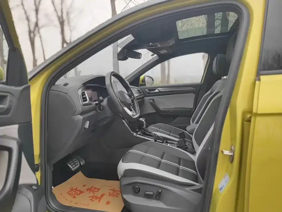 Volkswagen T-ROC T-ROC 2023 300TSI DSG 2WD Starlight Edition 2023 — миниатюра 3