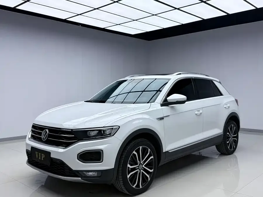 Volkswagen T-ROC T-ROC 2022 280TSI DSG 2WD Comfort PLUS 2023 — фото 1, купить с доставкой в Москву