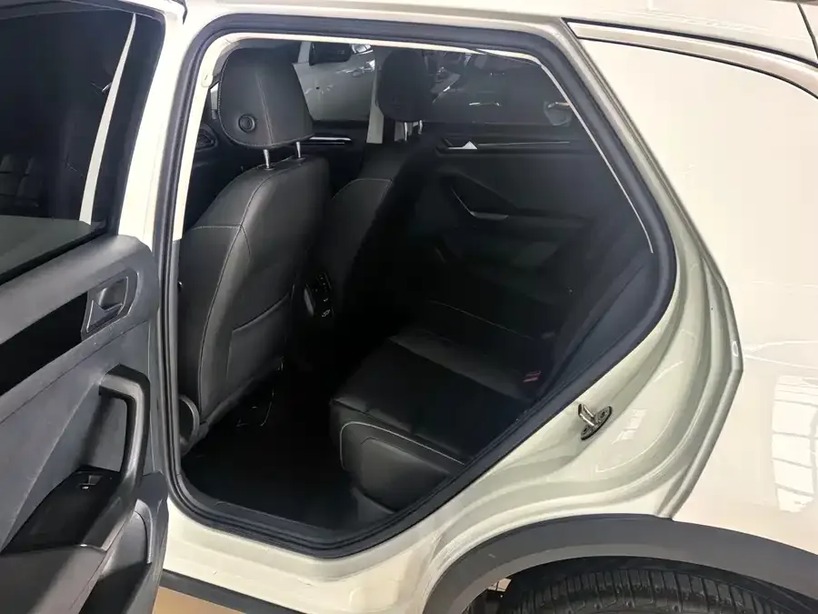 Volkswagen T-ROC T-ROC 2022 280TSI DSG 2WD Comfort PLUS 2023 — миниатюра 4