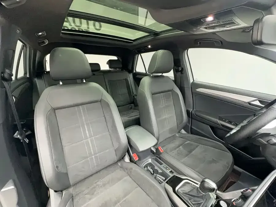 Volkswagen T-ROC T-ROC 2022 280TSI DSG 2WD R-Line Pro PLUS 2022 — миниатюра 5