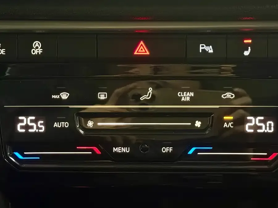 Volkswagen T-ROC T-ROC Tange 2021 facelift 280TSI DSG two-wheel drive comfortable intelligent connected version 2022 — миниатюра 2