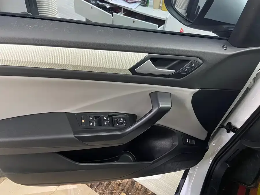 Volkswagen T-ROC T-ROC 2023 280TSI DSG 2WD Time Edition 2023 — миниатюра 5