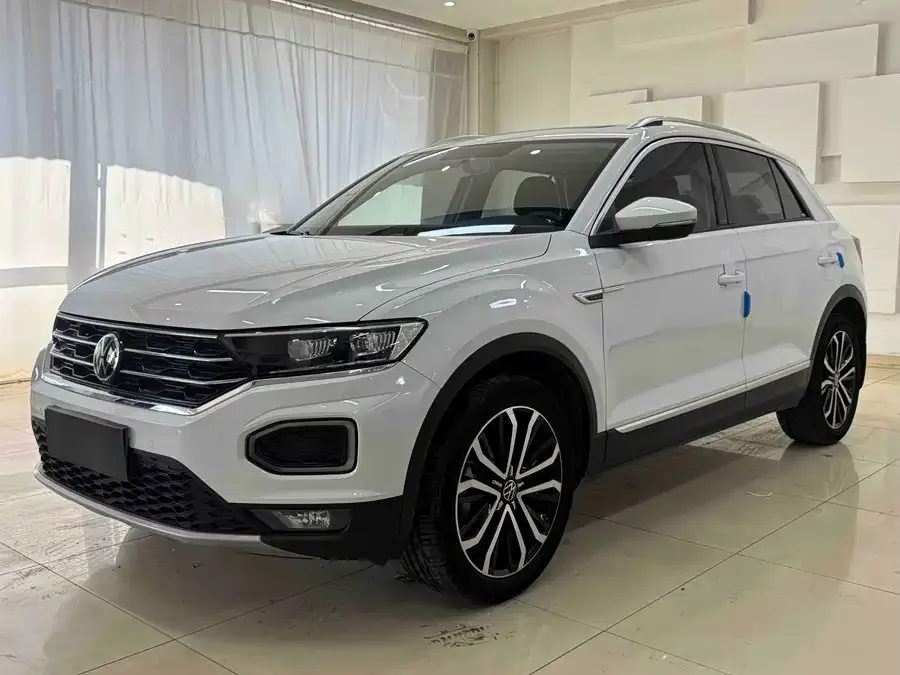 Volkswagen T-ROC T-ROC 2022 280TSI DSG 2WD Comfort PLUS 2022 — фото 1, купить с доставкой в Москву