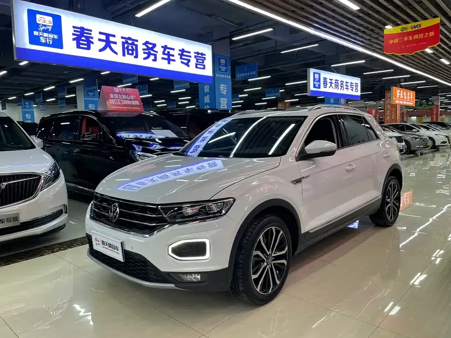Volkswagen T-ROC T-ROC 2022 280TSI DSG 2WD Comfort PLUS 2022 — фото 1, купить с доставкой в Москву