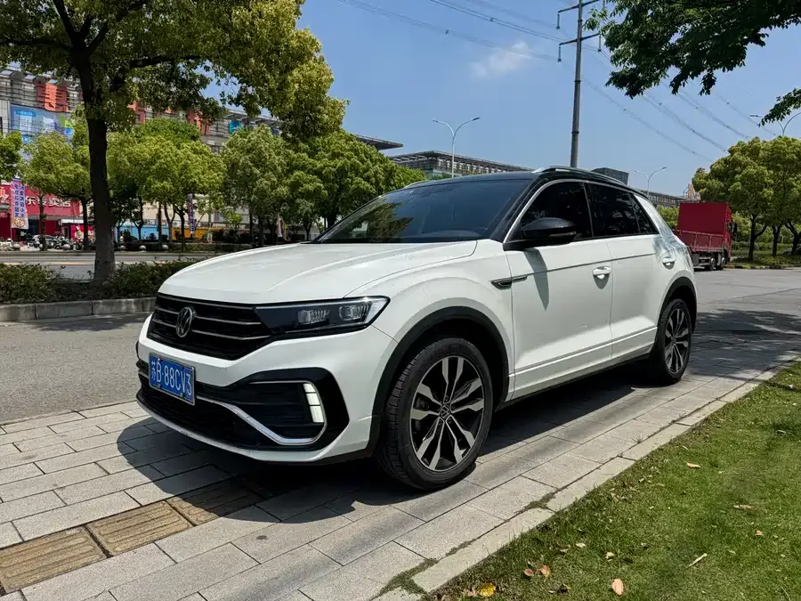 Volkswagen T-ROC T-ROC 2022 280TSI DSG 2WD R-Line Pro PLUS 2023 — фото 1, купить с доставкой в Москву