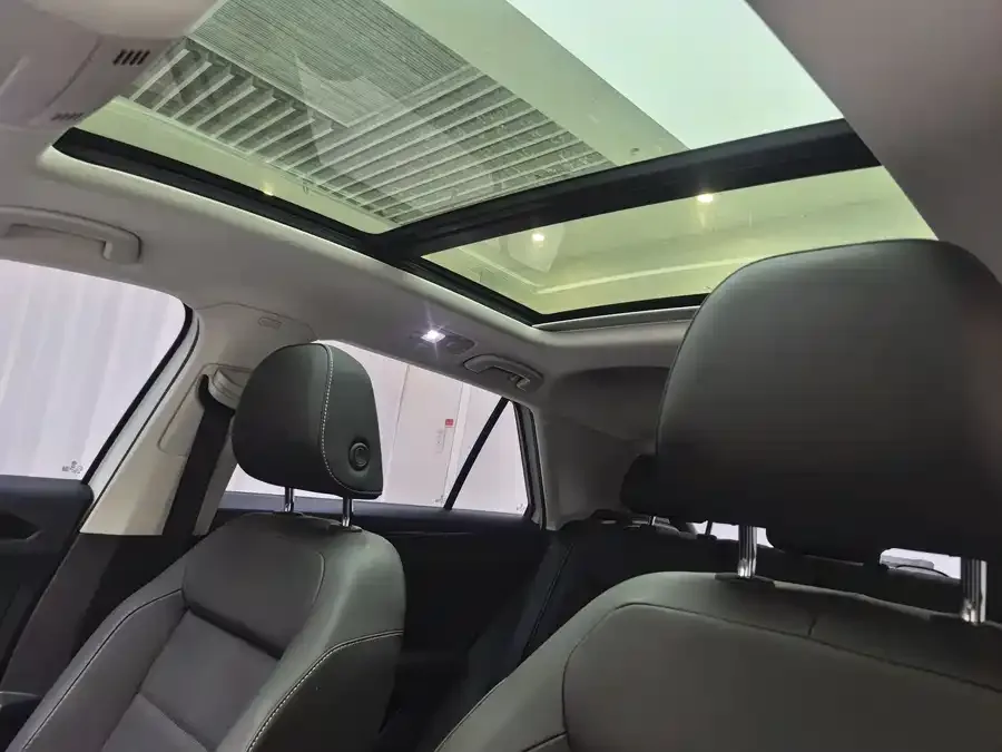 Volkswagen T-ROC T-ROC 2022 280TSI DSG 2WD Comfort PLUS 2023 — миниатюра 3