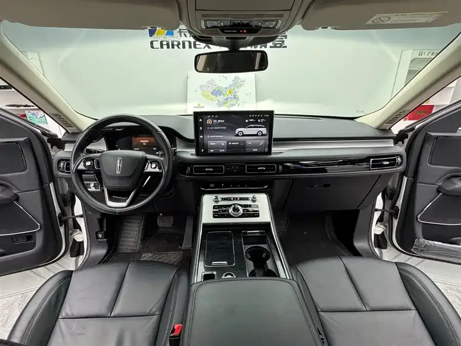 Lincoln Aviator Aviator 2022 3.0T V6 2WD Premium Edition 2023 — миниатюра 3