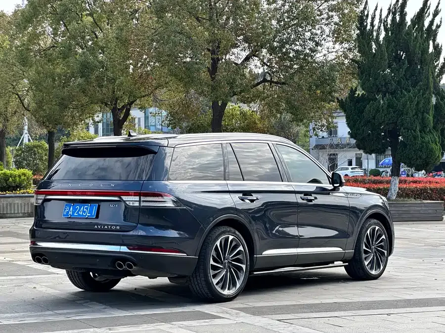 Lincoln Aviator Aviator 2021 3.0T V6 four-wheel drive executive version 2022 — миниатюра 2