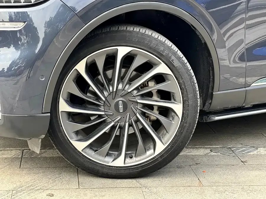 Lincoln Aviator Aviator 2021 3.0T V6 four-wheel drive executive version 2022 — миниатюра 3